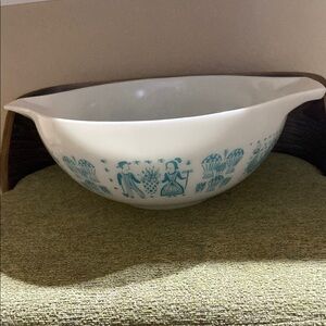 Vintage White Mixing Bowl Amish Butterprint